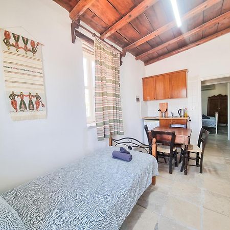 Athena'S Pool Oasis Apartman Szkarínu Kültér fotó