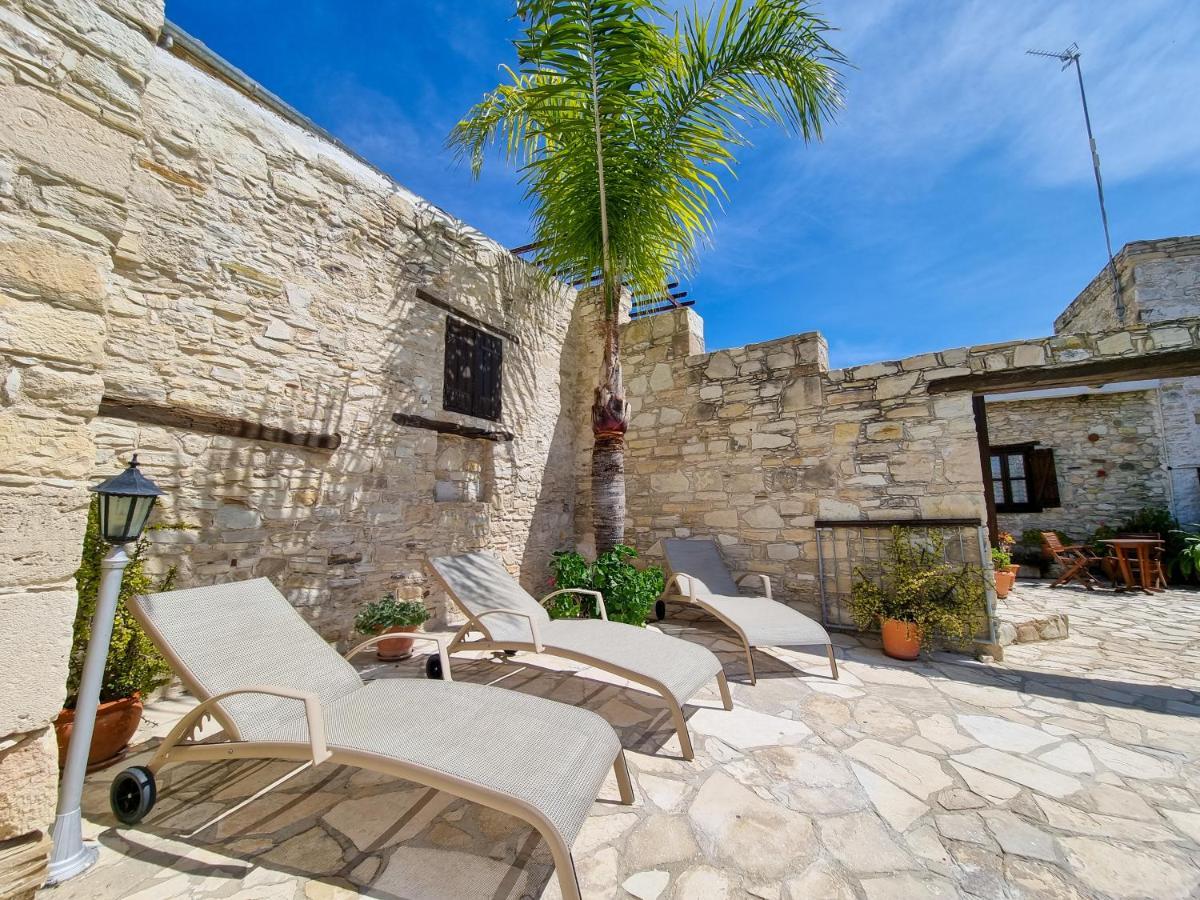 Athena'S Pool Oasis Apartman Szkarínu Kültér fotó