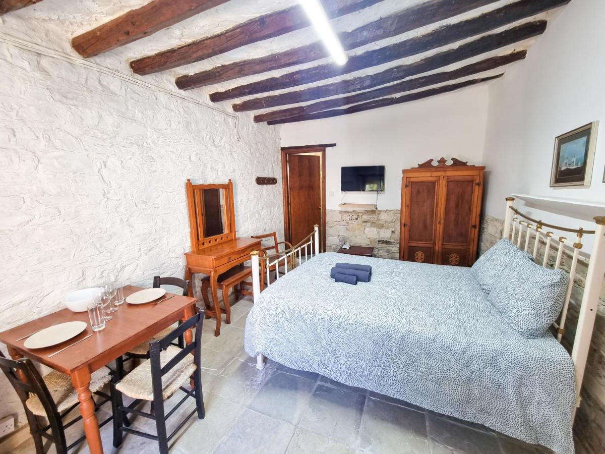 Athena'S Pool Oasis Apartman Szkarínu Kültér fotó