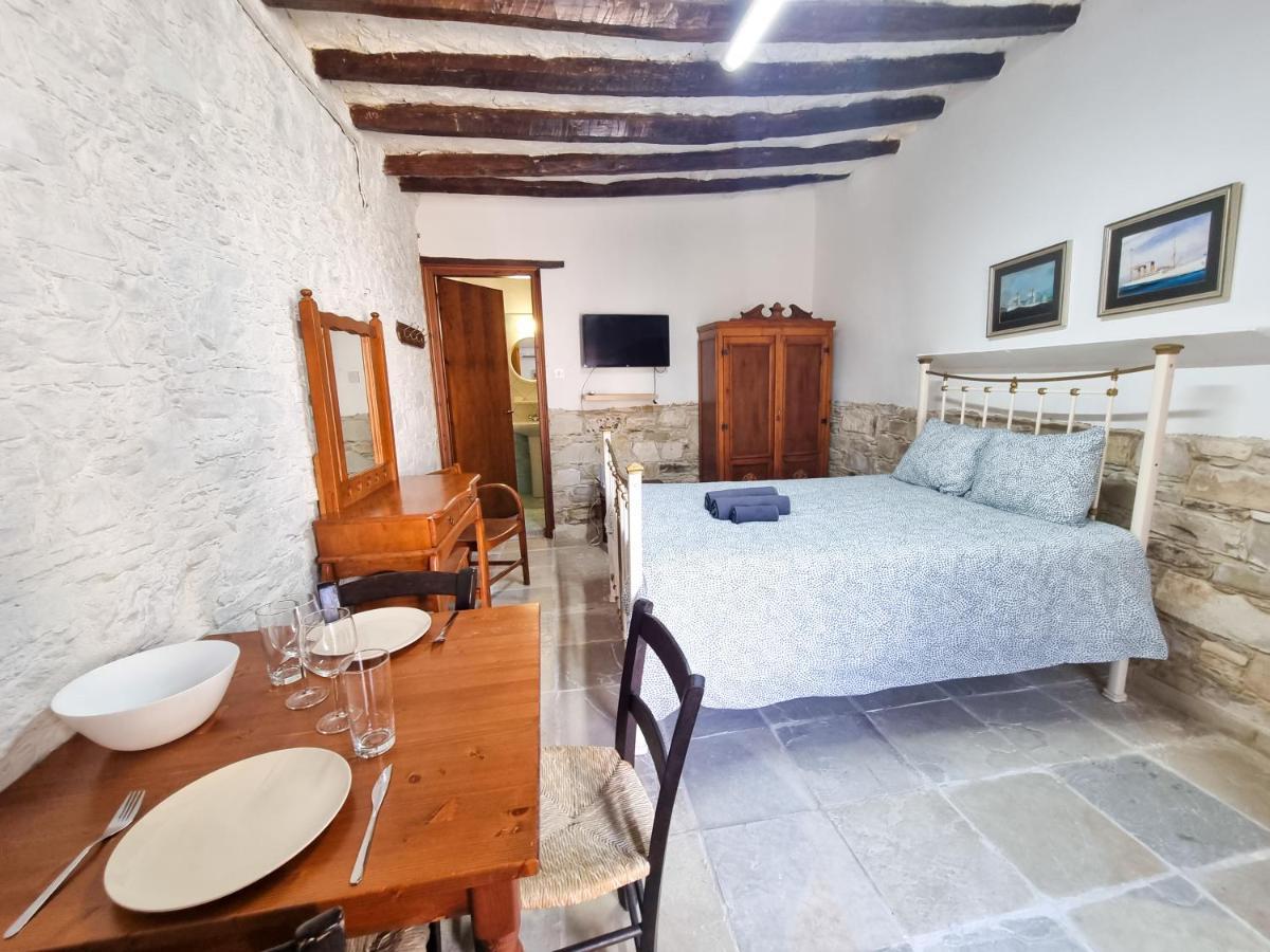 Athena'S Pool Oasis Apartman Szkarínu Kültér fotó