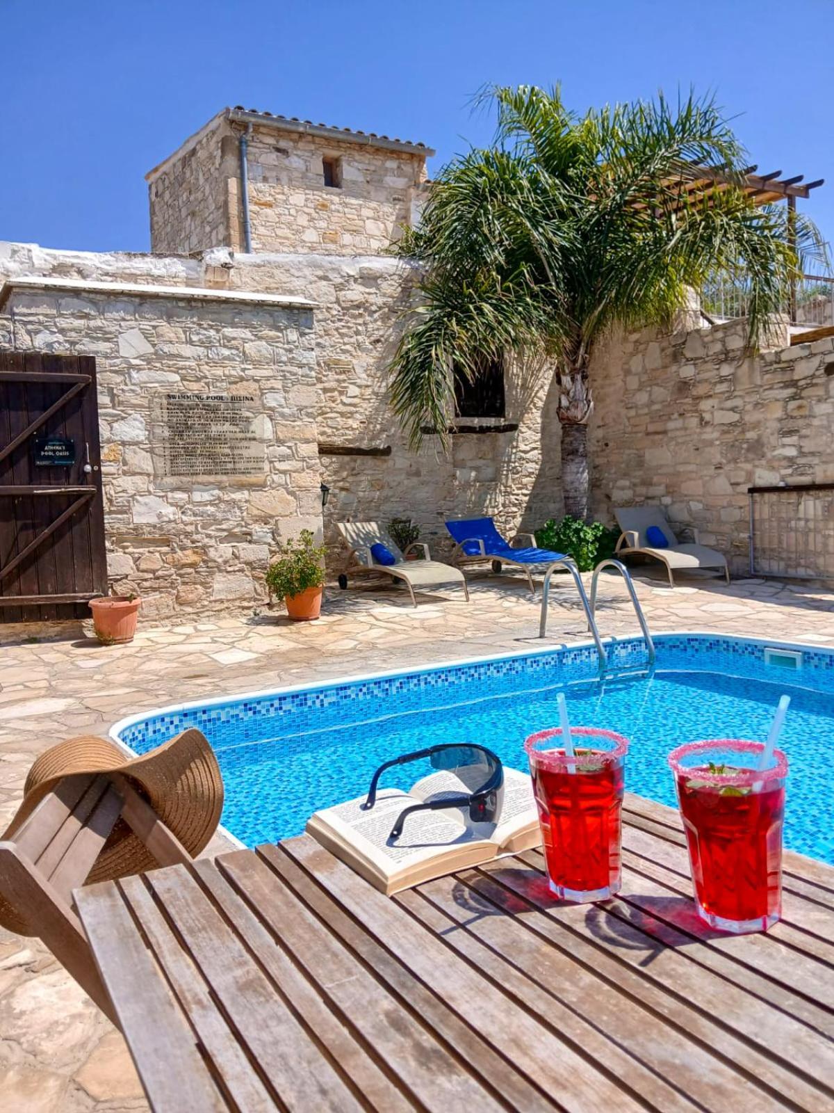 Athena'S Pool Oasis Apartman Szkarínu Kültér fotó